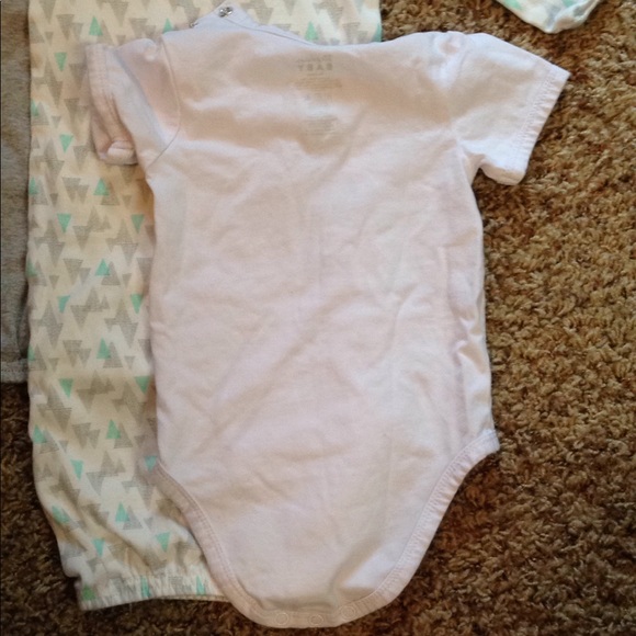 Baby clothes - Picture 3 of 5